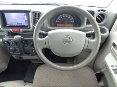 NISSAN CLIPPER VAN