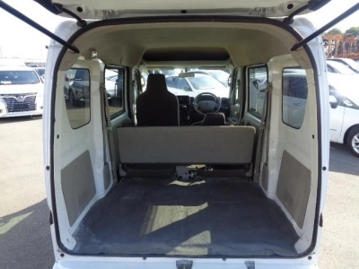 NISSAN CLIPPER VAN