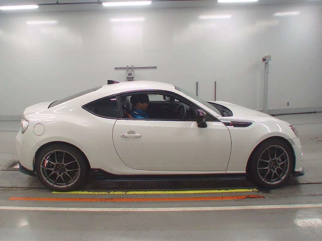 SUBARU BRZ