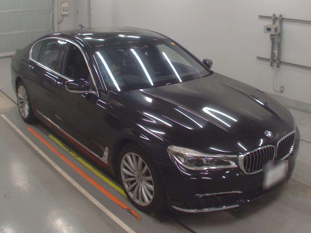 BMW 7 SERIES