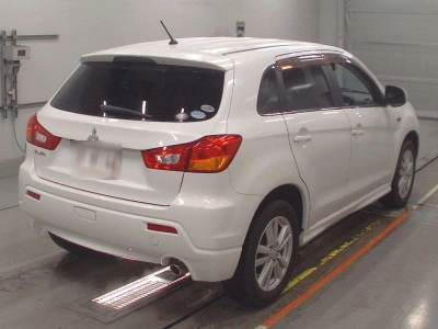 MITSUBISHI RVR