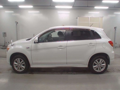 MITSUBISHI RVR