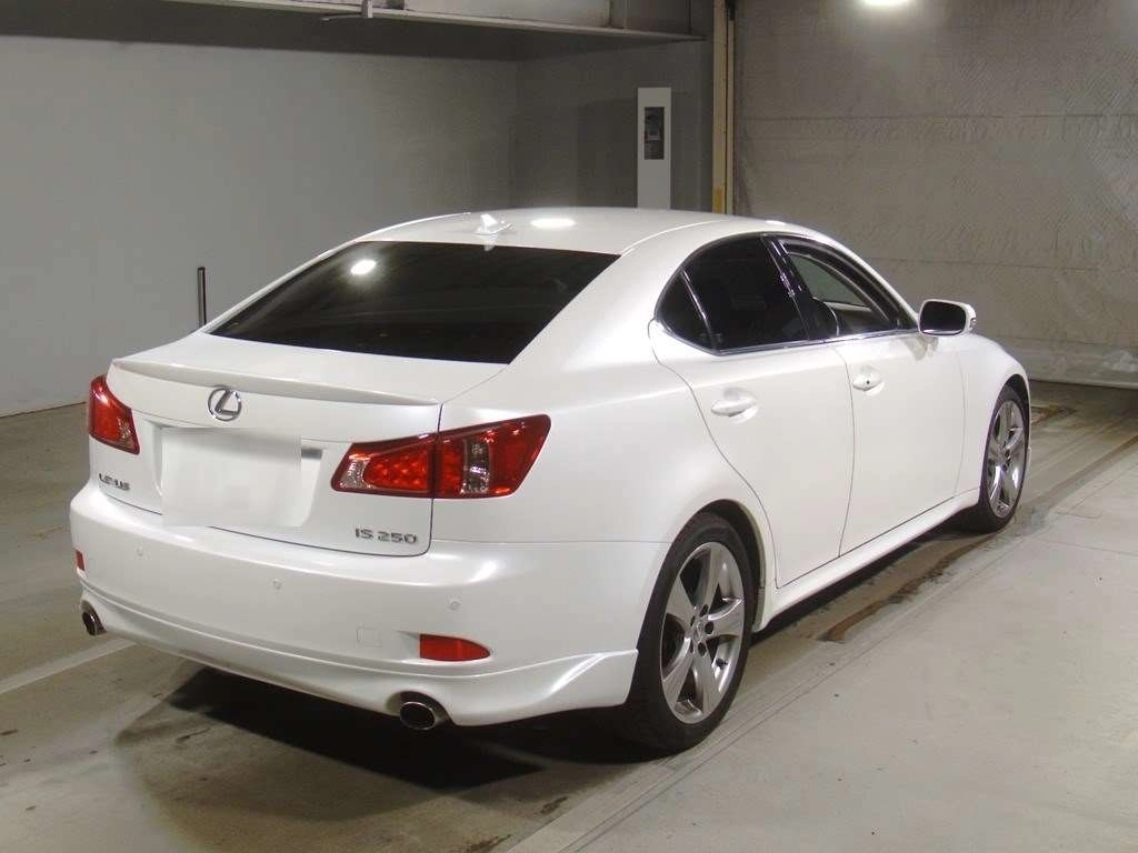 LEXUS IS