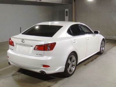 LEXUS IS