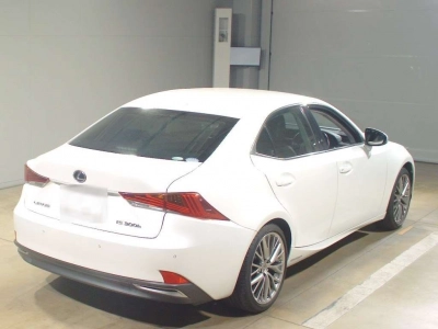 LEXUS IS