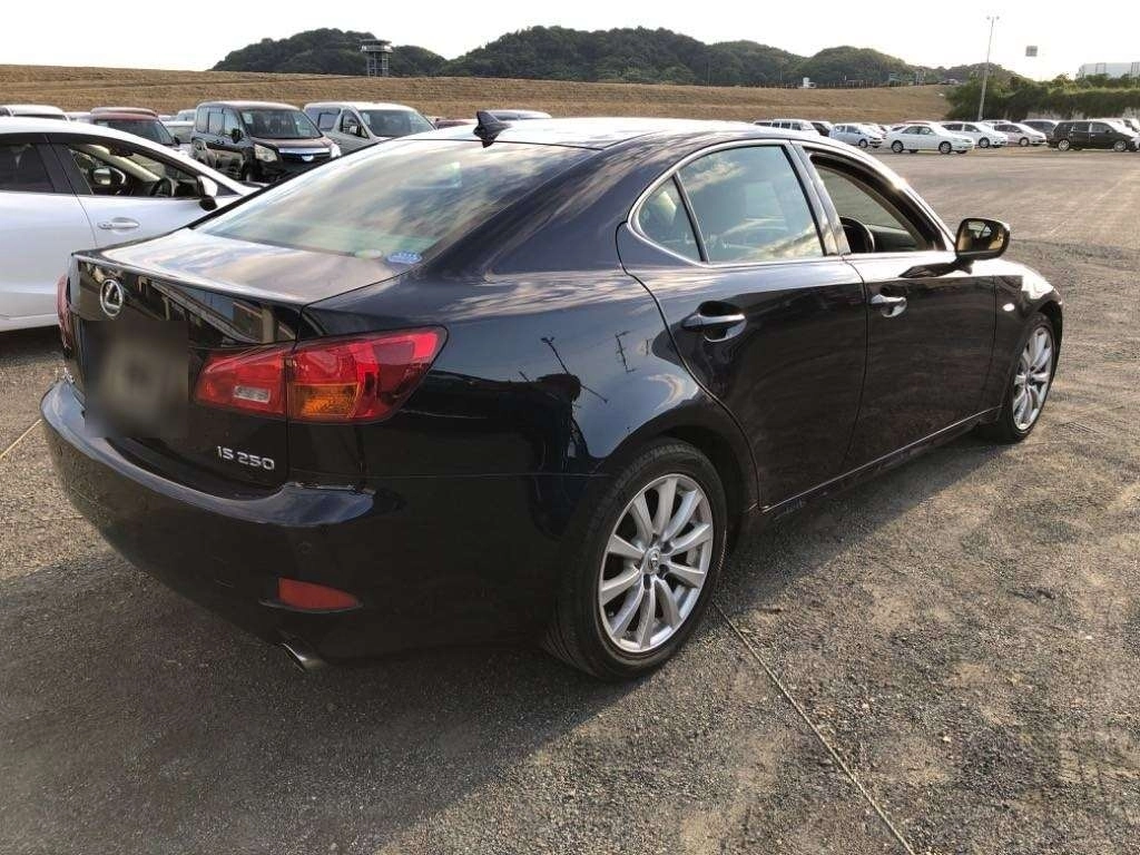 LEXUS IS