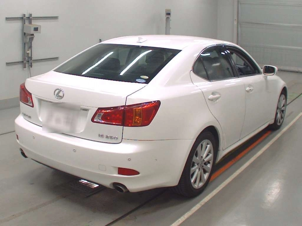 LEXUS IS