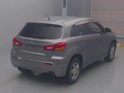 MITSUBISHI RVR