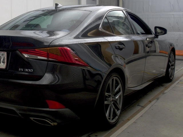 LEXUS IS