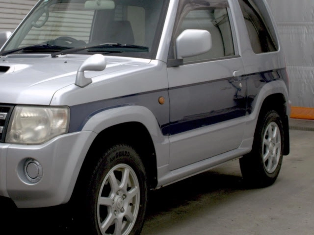 MITSUBISHI PAJERO MINI