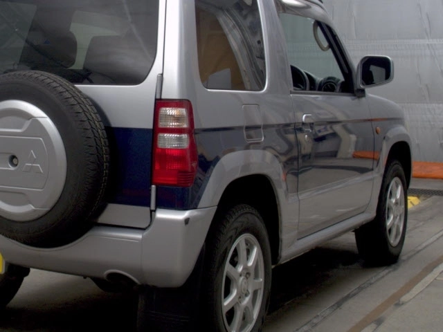 MITSUBISHI PAJERO MINI