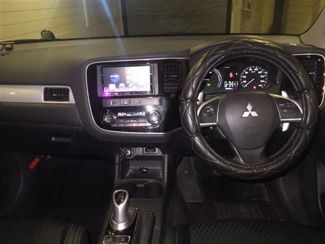 MITSUBISHI OUTLANDER PHEV