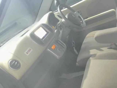 SUZUKI MRWAGON
