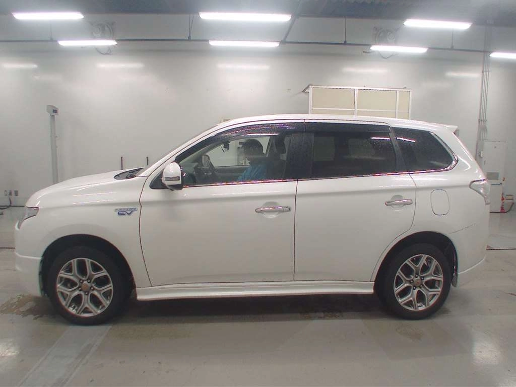 MITSUBISHI OUTLANDER PHEV
