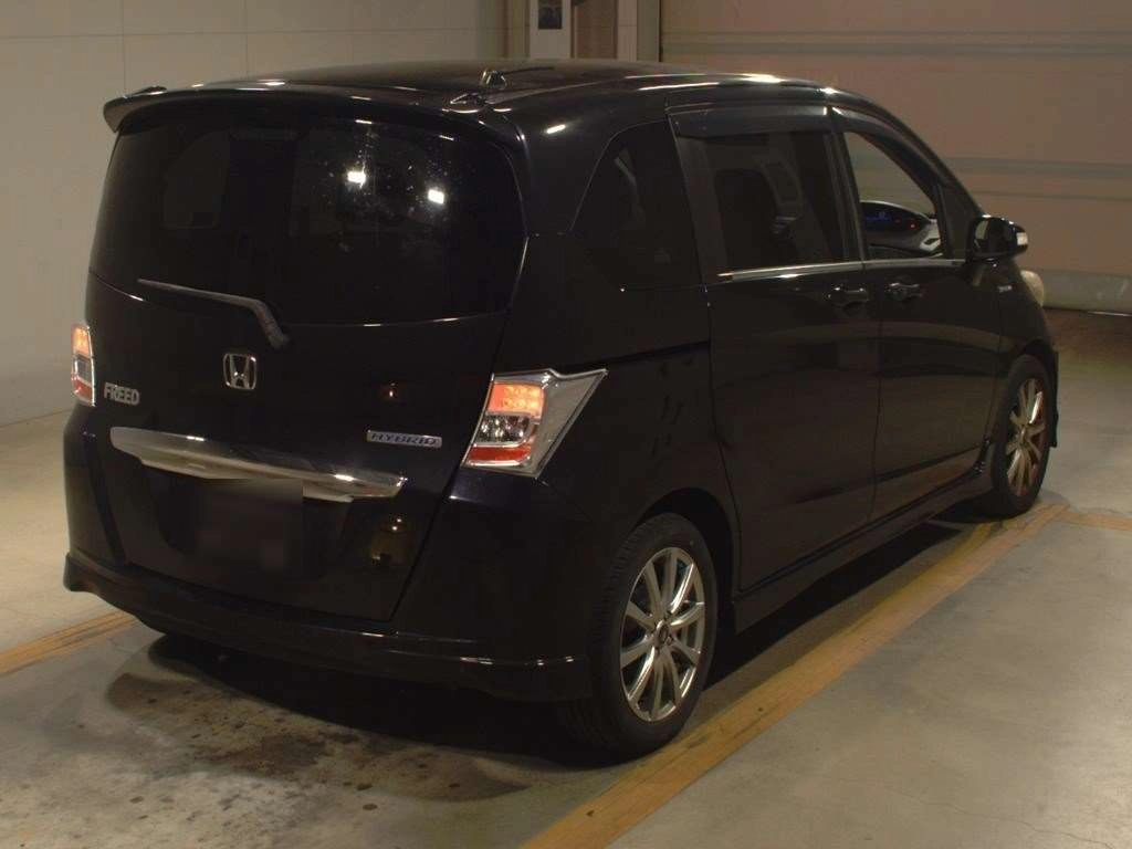 HONDA FREED HYBRID