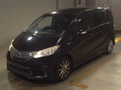 HONDA FREED HYBRID