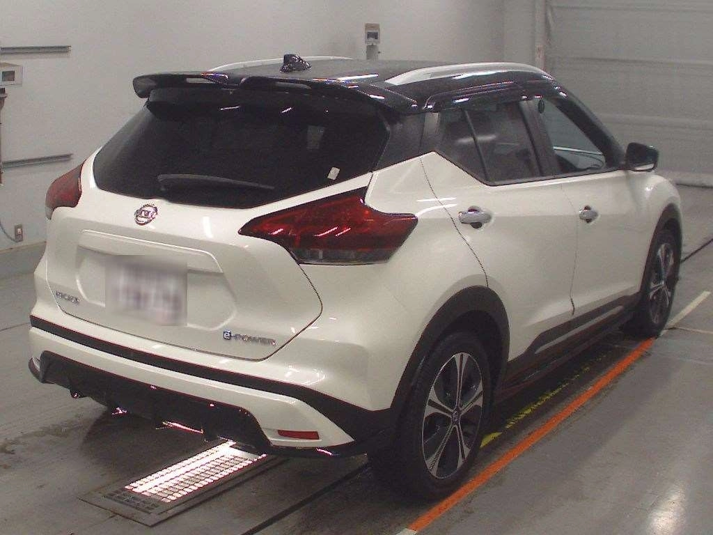 NISSAN KICKS