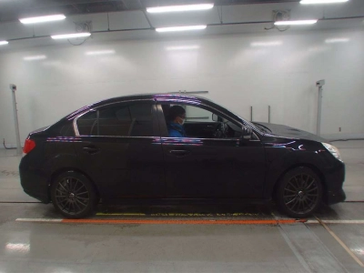 SUBARU LEGACY B4