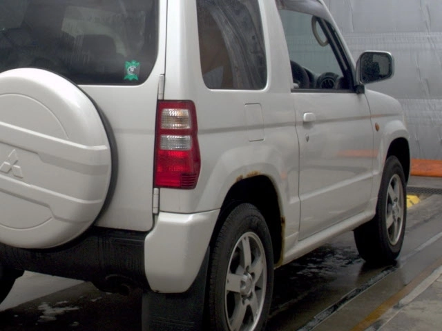 MITSUBISHI PAJERO MINI