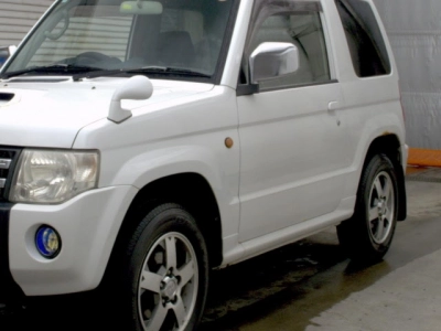 MITSUBISHI PAJERO MINI