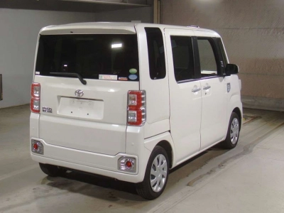 TOYOTA PIXIS MEGA