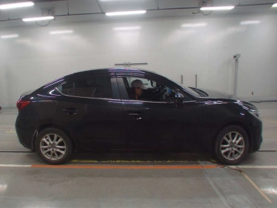 MAZDA AXELA HYBRID
