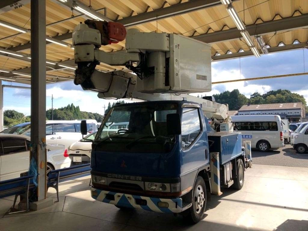 MITSUBISHI CANTER