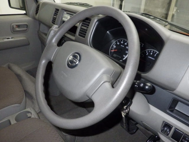 NISSAN NV100 CLIPPER