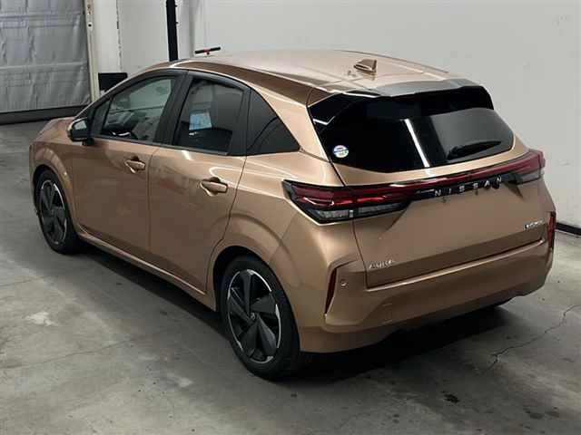 NISSAN AURA