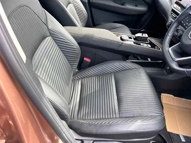 NISSAN AURA