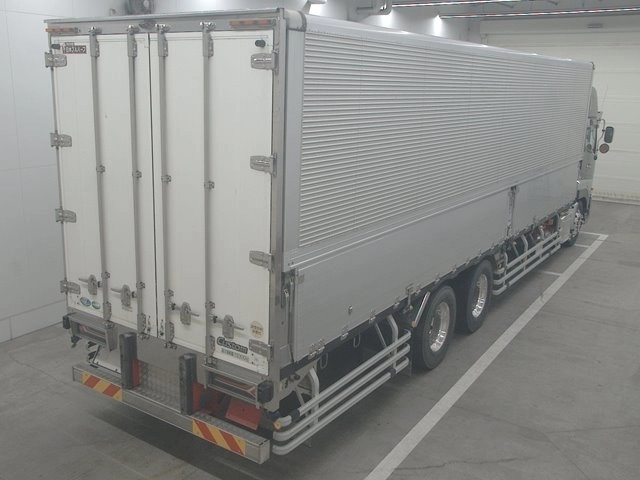 NISSAN UD