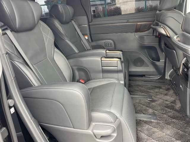 TOYOTA VELLFIRE HYBRID