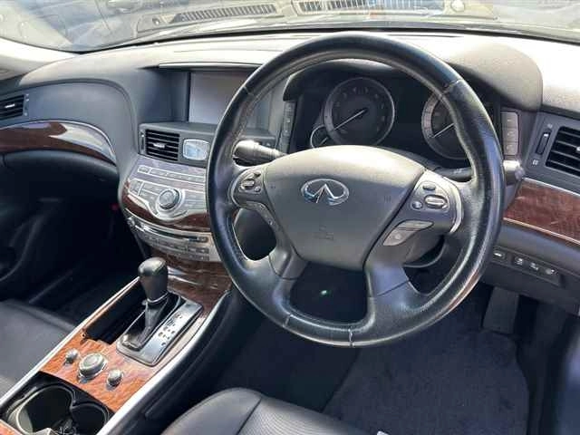 NISSAN FUGA