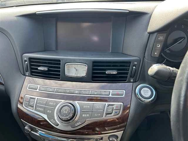 NISSAN FUGA