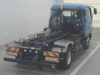 MITSUBISHI FUSO