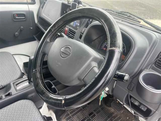 NISSAN NT100 CLIPPER