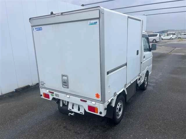 NISSAN NT100 CLIPPER