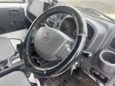 NISSAN NT100 CLIPPER