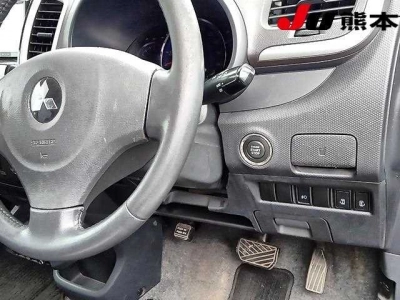 MITSUBISHI DELICA D:2
