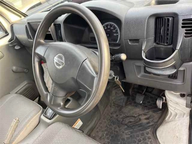 NISSAN CLIPPER VAN