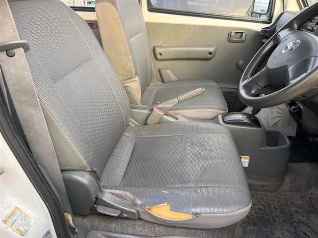 NISSAN CLIPPER VAN