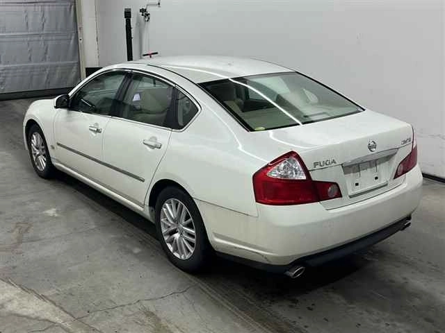 NISSAN FUGA