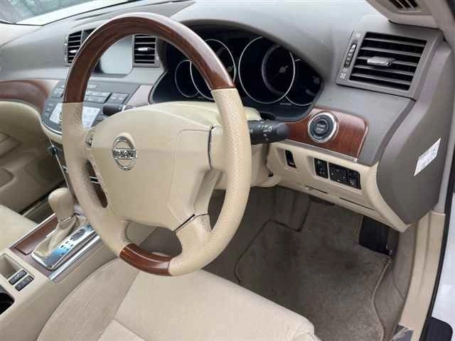 NISSAN FUGA