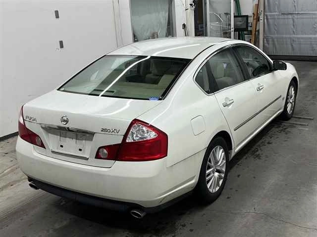 NISSAN FUGA
