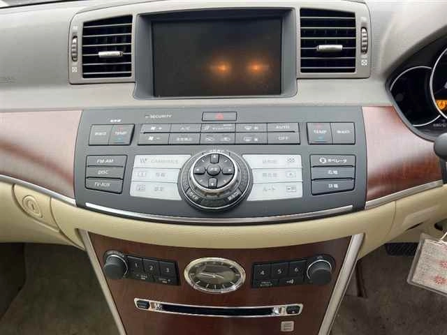 NISSAN FUGA