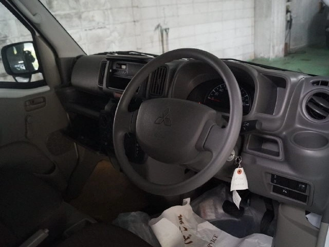 MITSUBISHI MINICAB