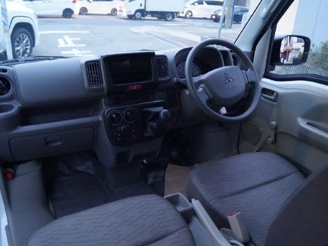 MITSUBISHI MINICAB