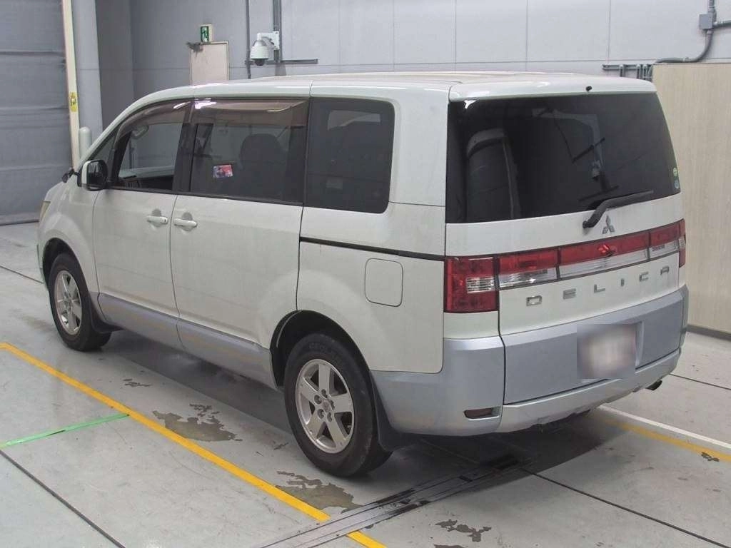 MITSUBISHI DELICA D:5