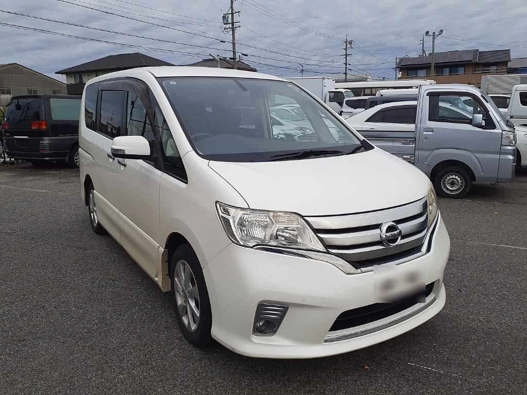 NISSAN SERENA