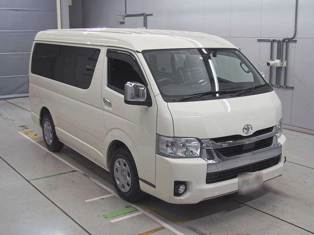 TOYOTA HIACE WAGON